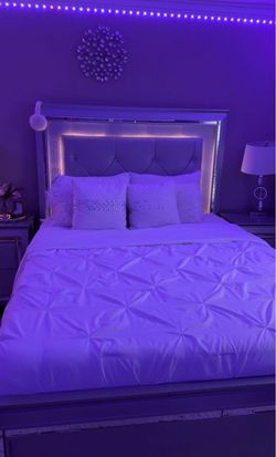 Bed frame / no mattress