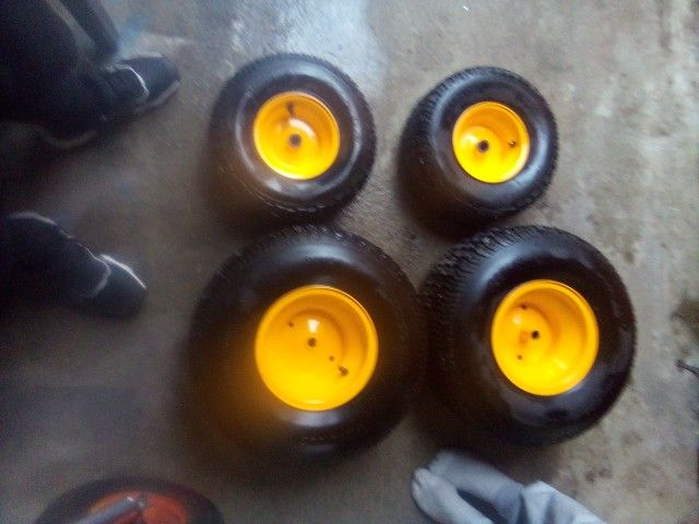 CARLISLE TURF SAVER 2 -2-20.8&2-15.6 RIMS& TIRES