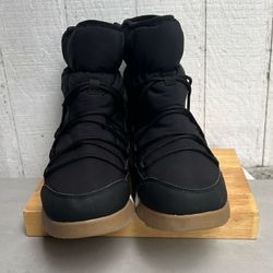 I’ll In. Motion. Boots. Of Snow. Warm Warmer. Waterproof.  