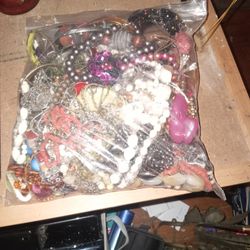 Over 200 Peices Of Wearable Vintage And Modern Jewelry.a Freezer Bag Full 