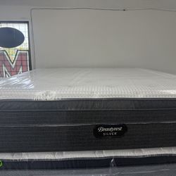 KING SIZE SIMMONS BEAUTYREST SILVER PILLOW TOP MATTRESS & BOX SPRINGS BED SET