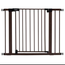 Babelio Auto-Close Baby & Dog Safety Gate with Cat Door – Black Wood Pattern