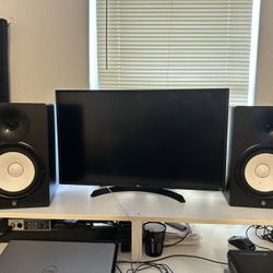 Yamaha HS8 Studio speakers