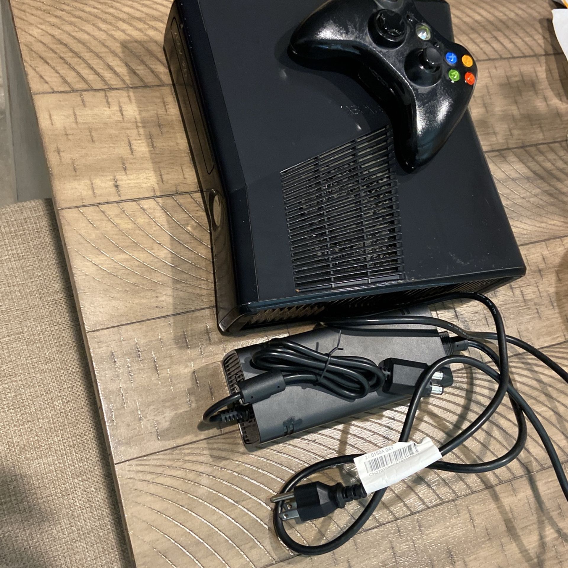 Xbox 360 With Controller