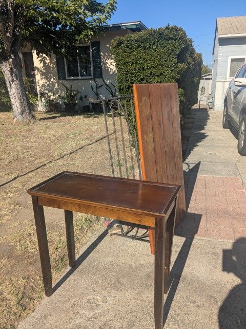 Coffee Table & Side Table Free