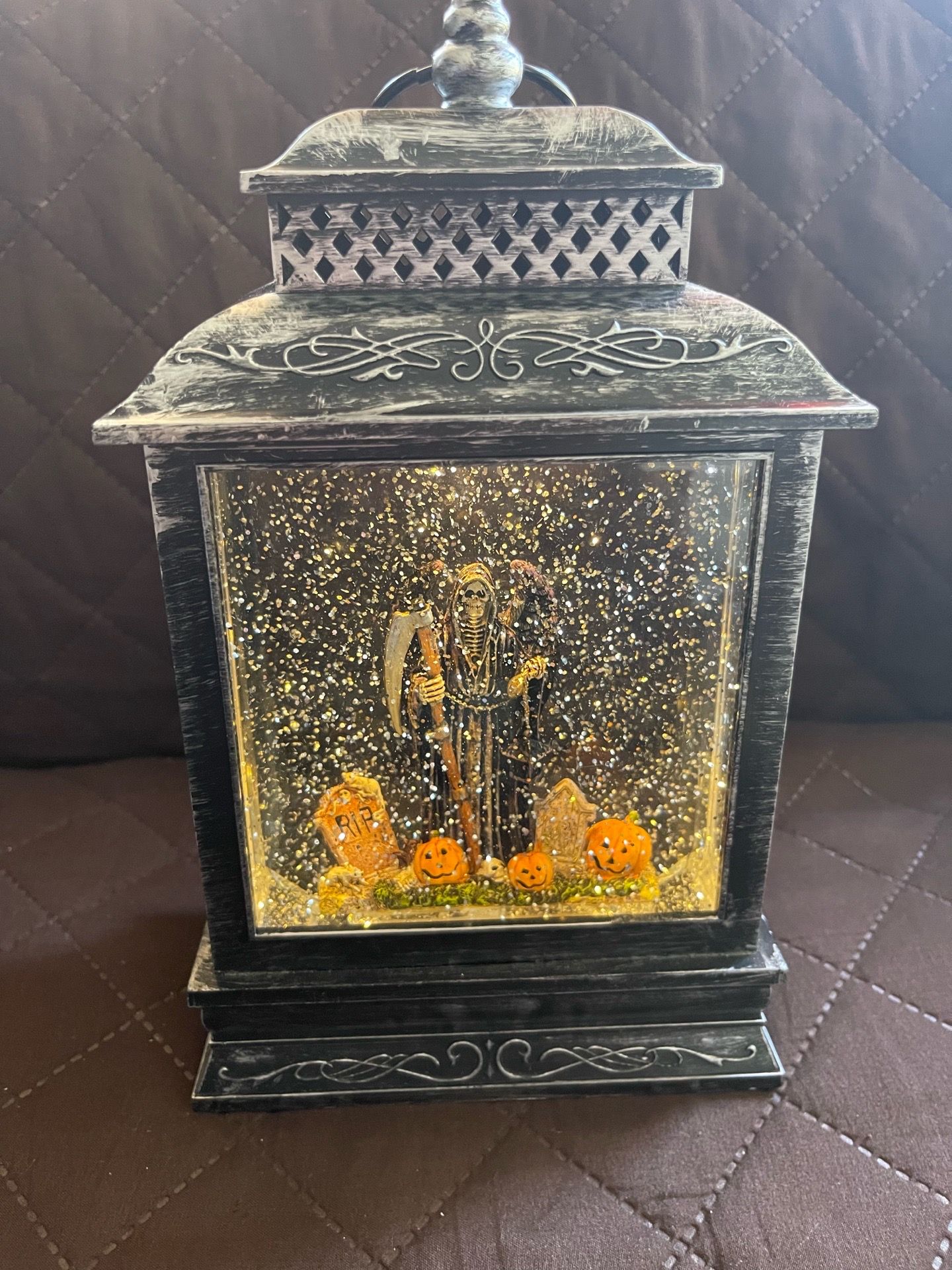 Lantern Reaper Pumpkin Cemetery Snow Globe