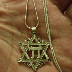 Necklace With Star Pendant In Perfect Condition 