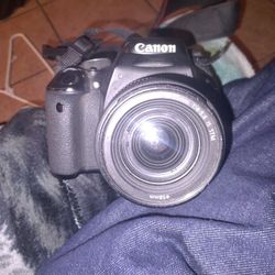 Canon EOS Rebel T3i 