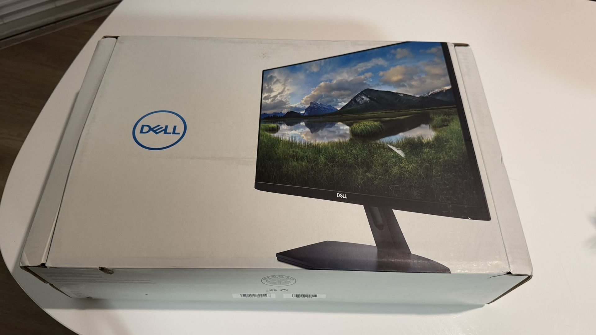 NEW IN BOX DELL 22 PC MONITOR - MODEL SE2219H