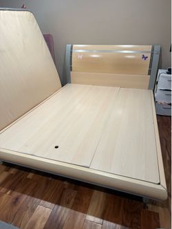 Beautiful sturdy clean queen size bed frame