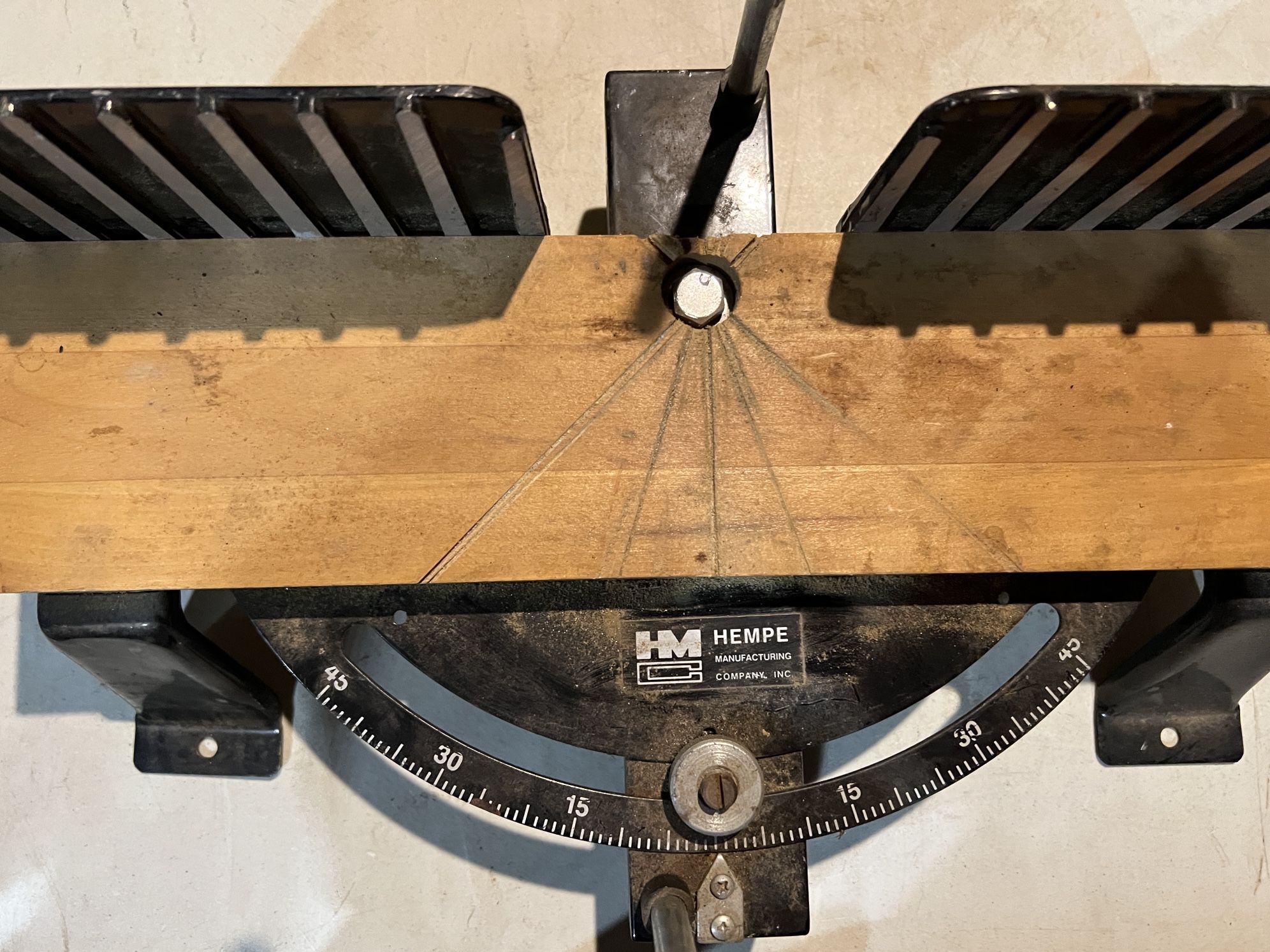Hempe Miter Box w/ saw.
