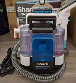 CARPET CLEANER