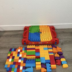 Mega blocks - activity table (140 pieces)