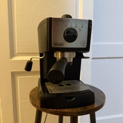 DeLonghi espresso machine matte black 