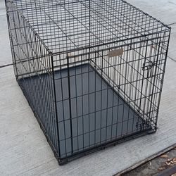 PetCo dog crate (large)
42 x 28 and 30.5  Height
Sturdy condition,  light rust on the front gate
Located (5900 Lewis st Dallas TX 75206)
No holds and 
