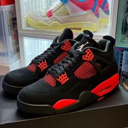 Red Thunder Trendy Mid-cut Retro Basketball Shoes Unisex Black and Red