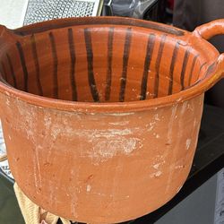 Olla de barro grande