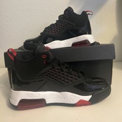 Jordan Maxin 200 Mid (Black/Gym Red) - Size 4Y