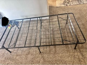 Metal platform twin bed  like new