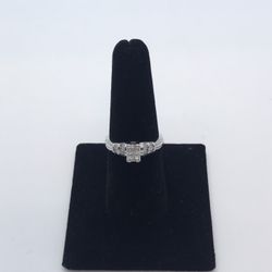 New 10k Solid White Gold Diamond Ring 