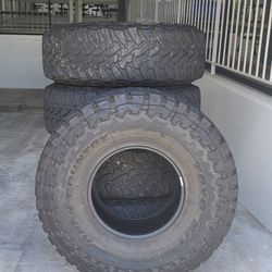 5 TOYO M/T Open Country Tires