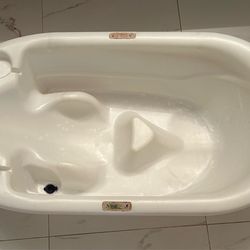 Toddler bath tub