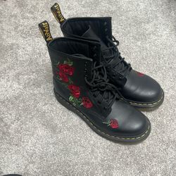 Dr Martens Women