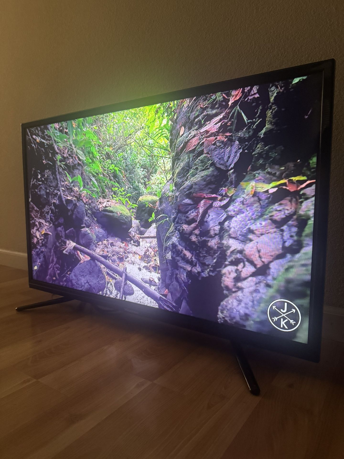 Hisense 40β LED LCD TV