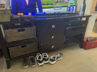 Well Made TV Cabinet with drawers And Baskets