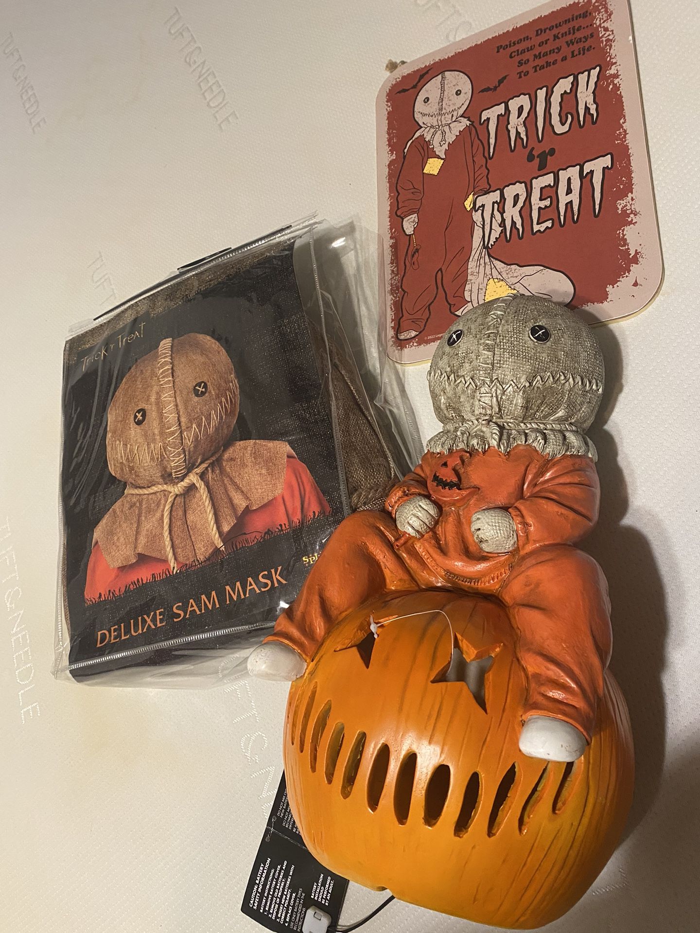 Trick 'r Treat Bundle Lot Set Of 3 Light Up Statue Burlap Mask Wooden Sign NEW