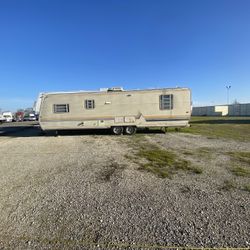 35’ Travel Trailer 