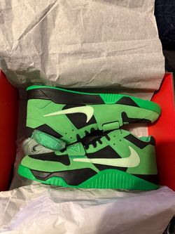 Travis Scott green sparks