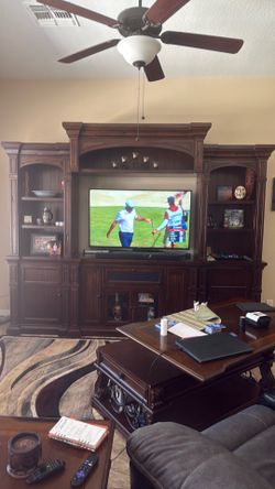 Entertainment center
