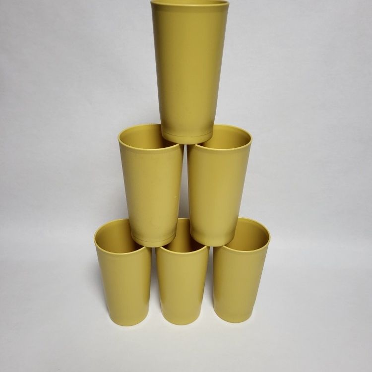 Set Of Six Vintage Tupperware Cups for Sale in Corp Christi, TX - OfferUp