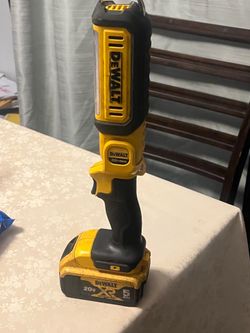I’m selling a dewalt flash light with battery in great working condition $80 firm on price