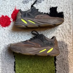 Adidas Yeezy Boost 700 'Mauve' Size 8M