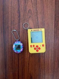 Tamagotchi & Mini Pacman