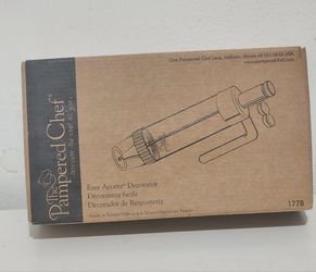 The Pampered Chef #1778 Easy Accent Decorator BNIB