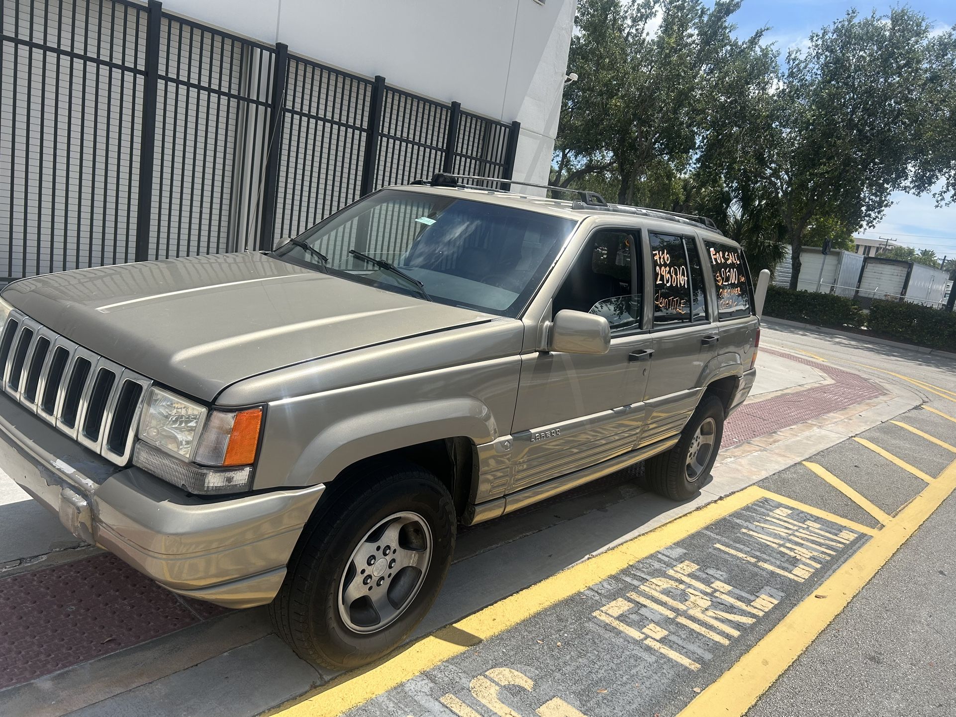 Jeep Grand Cherokee Laredo