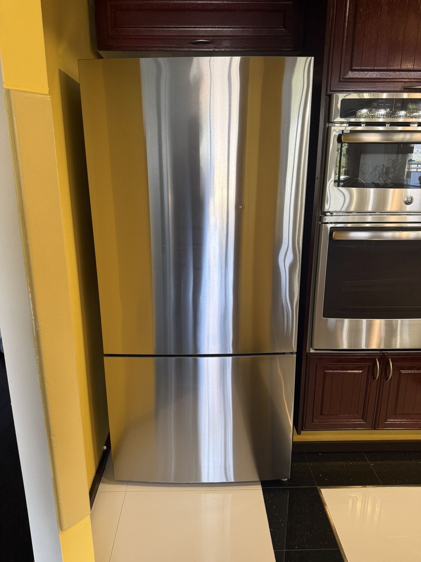 GE® ENERGY STAR Refrigerator