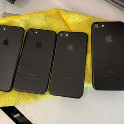Apple iPhone 7 128GB UNLOCKED FIRM PRICE NO OFFERS! 160$ Each