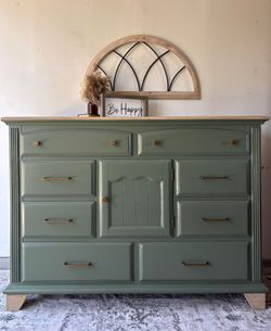 8-drawer Solid Wood Dresser