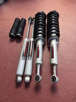 Toyota Tundra 2014-2021  shocks 3 inch lift