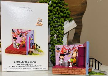 2009 Hallmark Keepsake A Halloween Party ITS THE GREAT PUMPKIN CHARLIE BROWN
