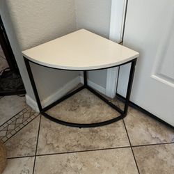 Corner Table 