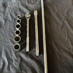 1/2" Drive Ratchet & Sockets