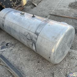 peterbilt diesel tank