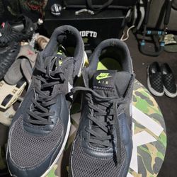 Nike Air Max Excee
Black White Volt Mens Size 10 Womens Size 11.5 Great Condition 