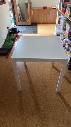 White IKEA Meltorpp 30 x 30 table