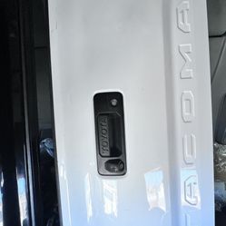 2015 To 2024 Toyota Tacoma Tailgate